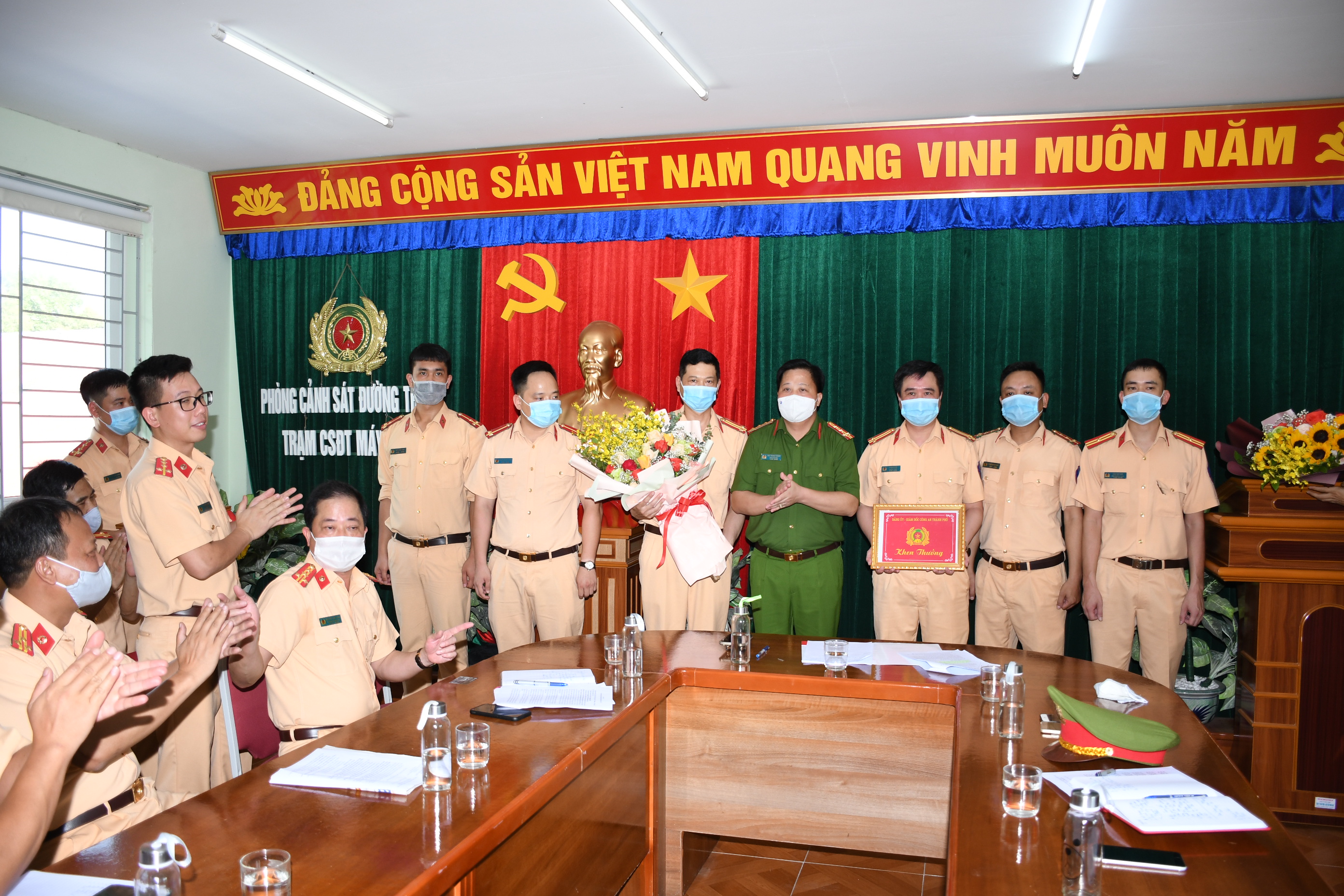 Phó Giám đốc Bùi Trung Thành kiểm tra, chỉ đạo công tác phòng, chống dịch bệnh Covid-19 và biểu dương Phòng Cảnh sát đường thủy